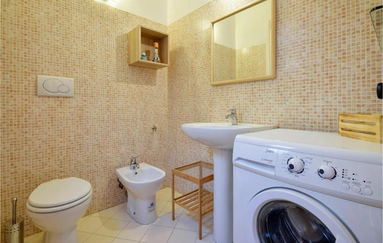 2 Bedroom Nice Home In Moneglia